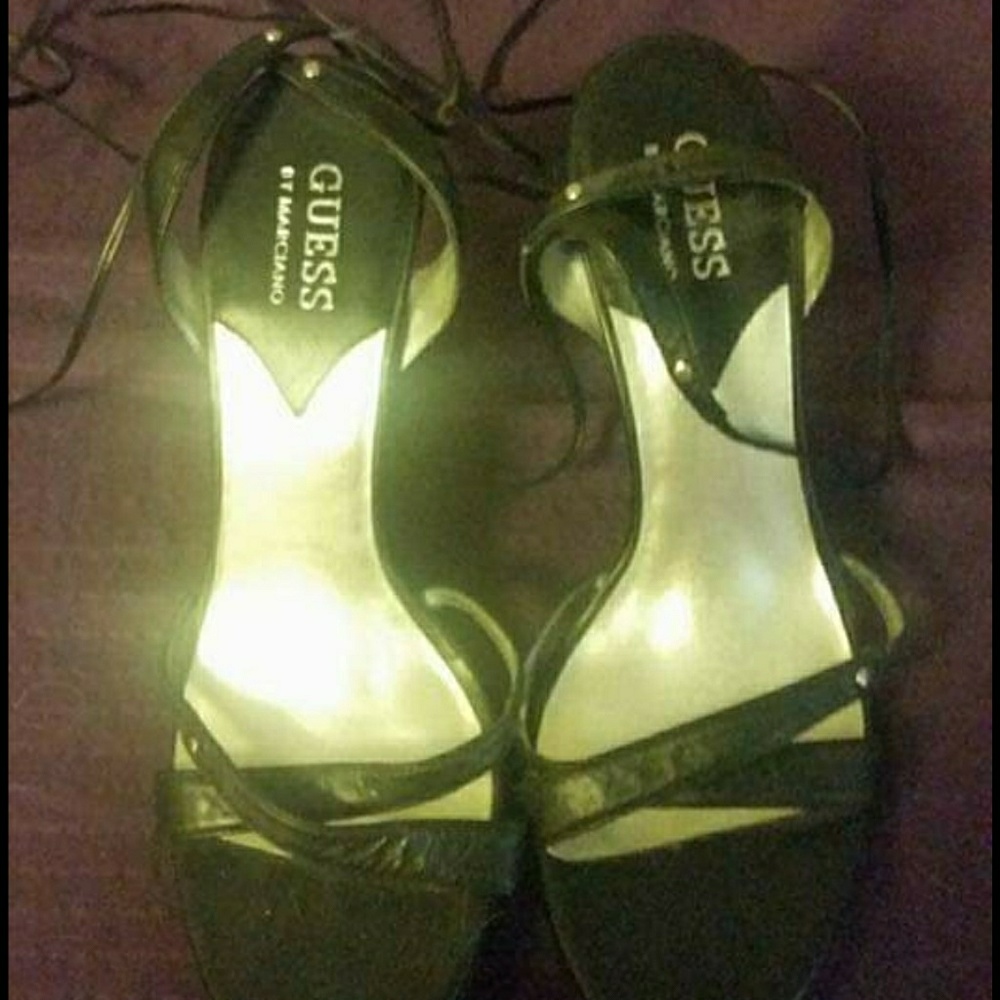 EUC Guess heels